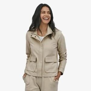 Patagonia Women’s Organic Cotton Roaming Shirt Jacket XL Beige Cream Zip